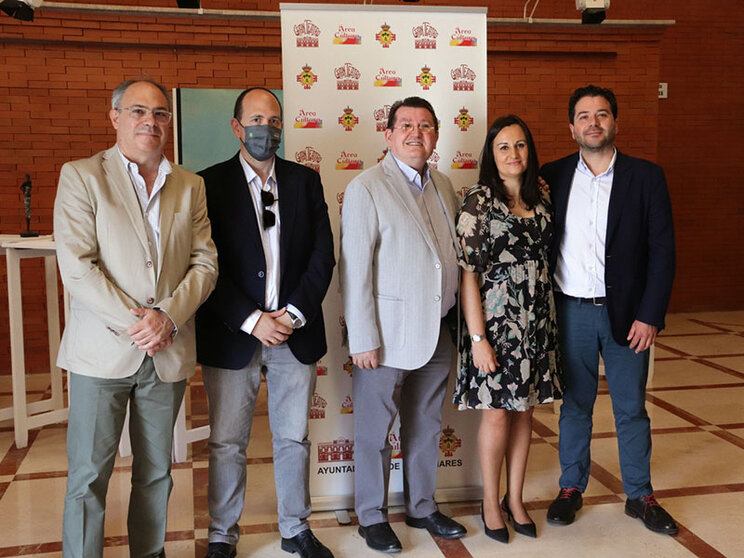 El Gran Teatro acogió el acto institucional de una jornada en la que los cerca de 500 asistentes también pudieron visitar los museos de la localidad.