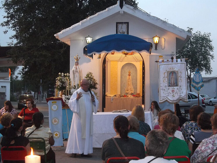 Foto de archivo de una misa de la virgen de Fátima.