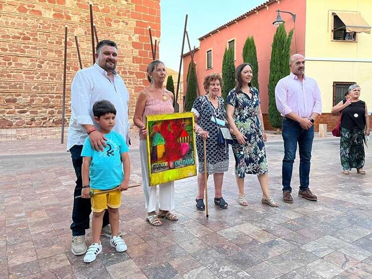 La alcaldesa, Rosa Melchor, asistía al acto de presentación de estas fiestas que ya son las fiestas de todo el pueblo, con el cartel que vuelve a ser del pintor Salva Samper.