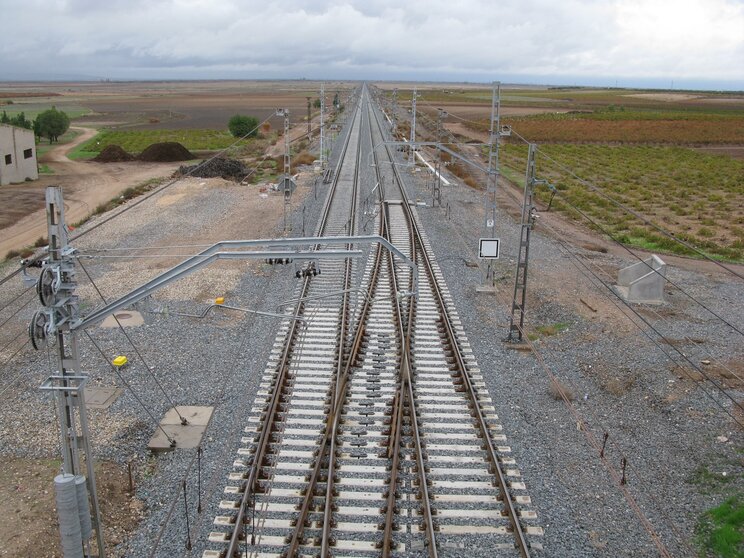 EuropaPress_4119023_lineas_ferrocarril