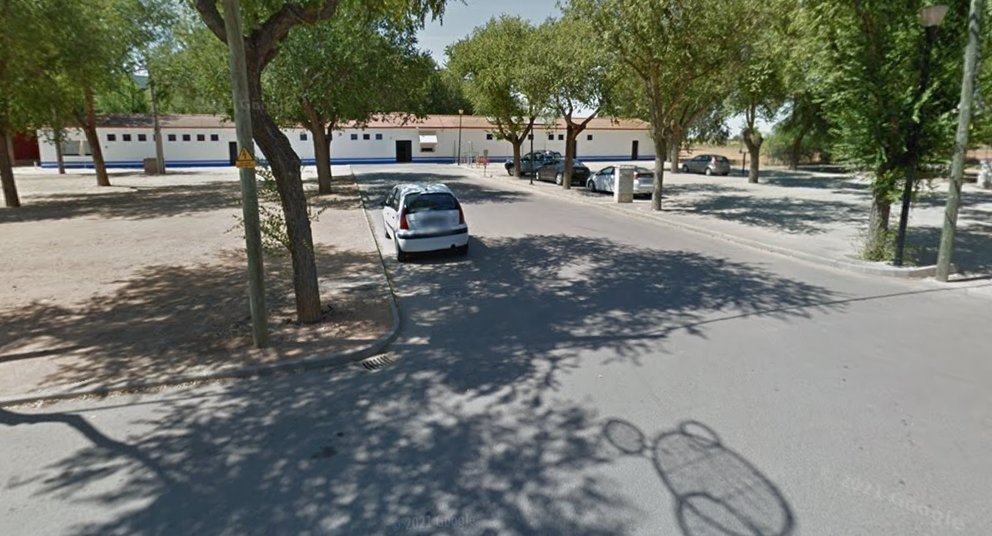 Imagen de la piscina de Argamasilla de Alba en Google Street View