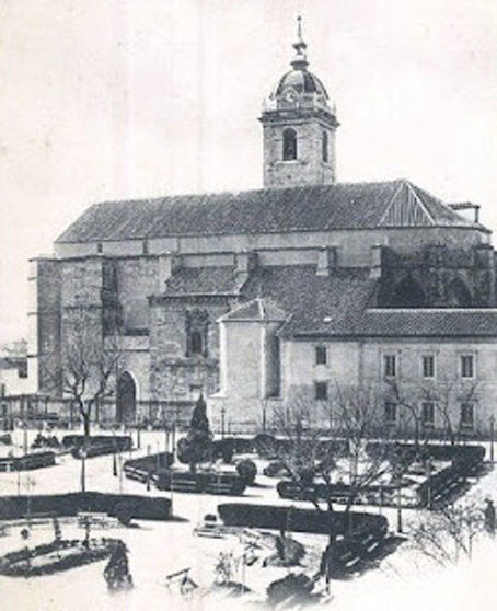 Foto antigua de la Catedral de Ciudad Real. Fuente: http://elsayon.blogspot.com