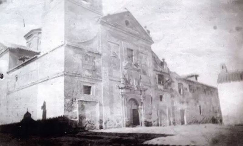 Fachada del Convento de Mercedarios Descalzos a finales del siglo XIX.                                                                                                                                                 Fuente:historiadeherencia.es