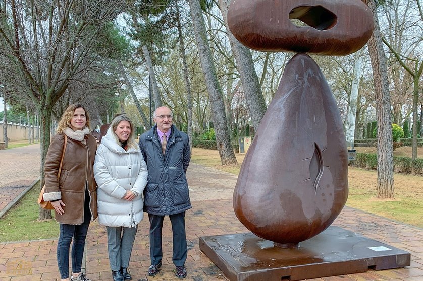 EuropaPress_4916557_alcaldesa_tomelloso_inmaculada_jimenez_inaugurando_exposicion_juan_mejica