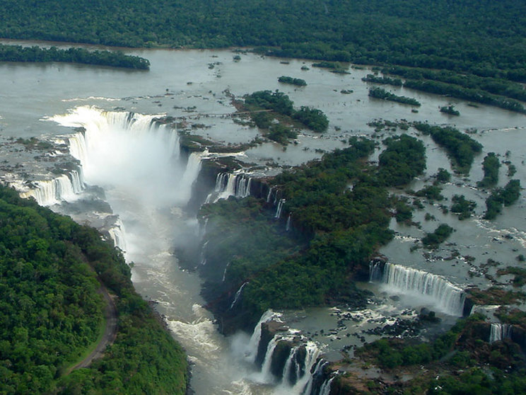 Las Cataratas de Iguazú. Fuente: es.wikipedia.org