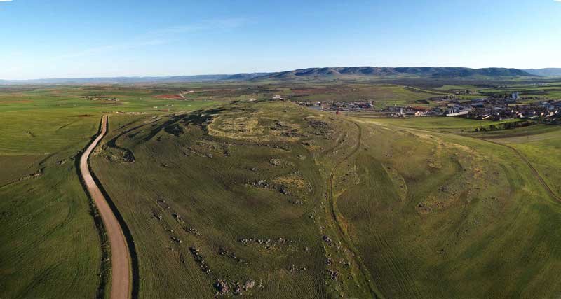 Volcán del Cerro de los Santos (Porzuna). Fuente: proyectogeoparquevolcanesdecalatrava.es