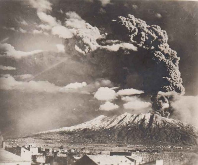 El volcán Vesubio en erupción. Fuente: etsy.com