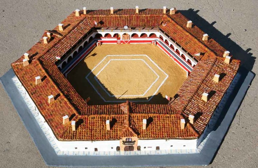 Maqueta de la plaza de toros de Almadén. Fuente: asociacion-de-amigos-plaza-toros-de-almaden.webnode.es