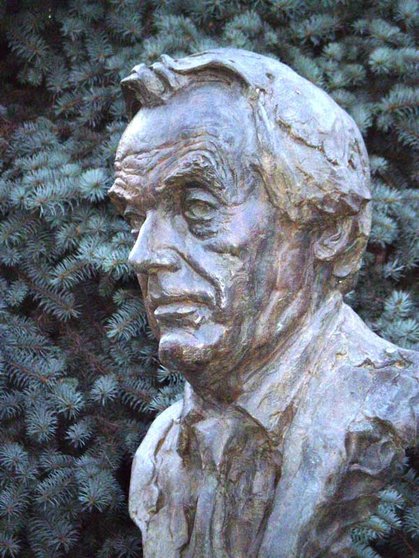 Busto de Manuel López-Villaseñor. Fuente: es.wikipedia.org