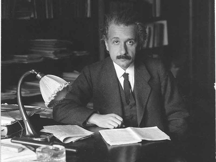 Albert Einstein en 1920. Fuente: es.wikipedia.org