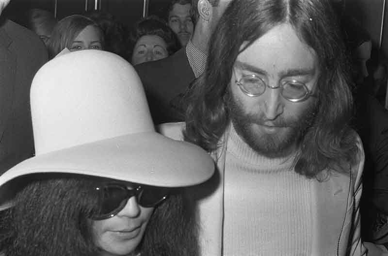 John Lennon y su esposa Yoko Ono. Fuente: es.wikipedia.org