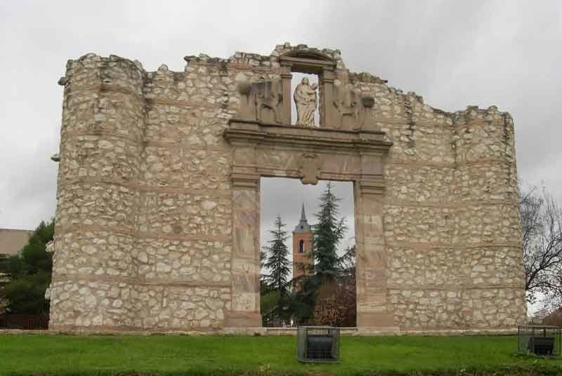 Puerta de Santa María (Ciudad Real). Fuente: saposyprincesas.elmundo.es