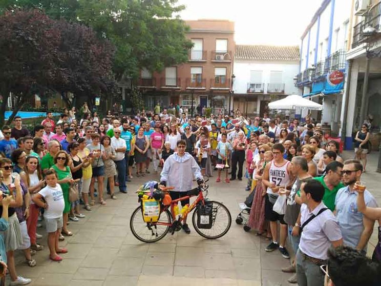 El joven Elías García-Escribano Tajuelo inicia su particular aventura, “Perlé por el Mundo”. Fuente: Elaboración propia