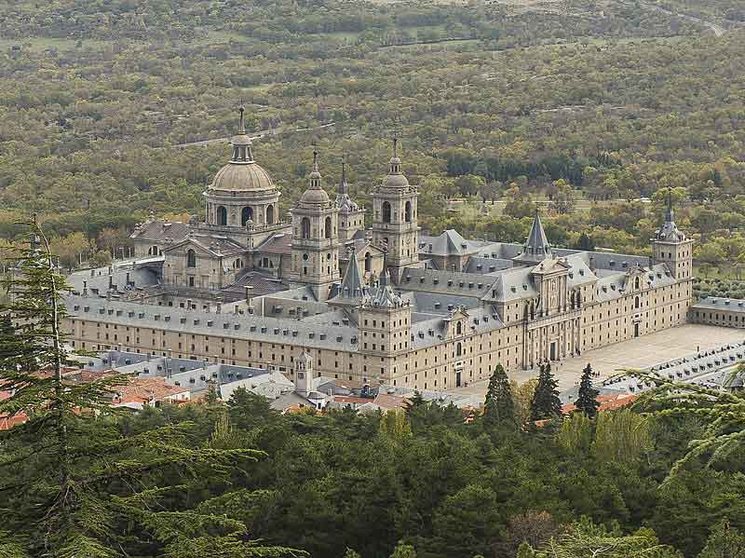 Real Monasterio de San Lorenzo de El Escorial. Fuente: es.wikipedia.org