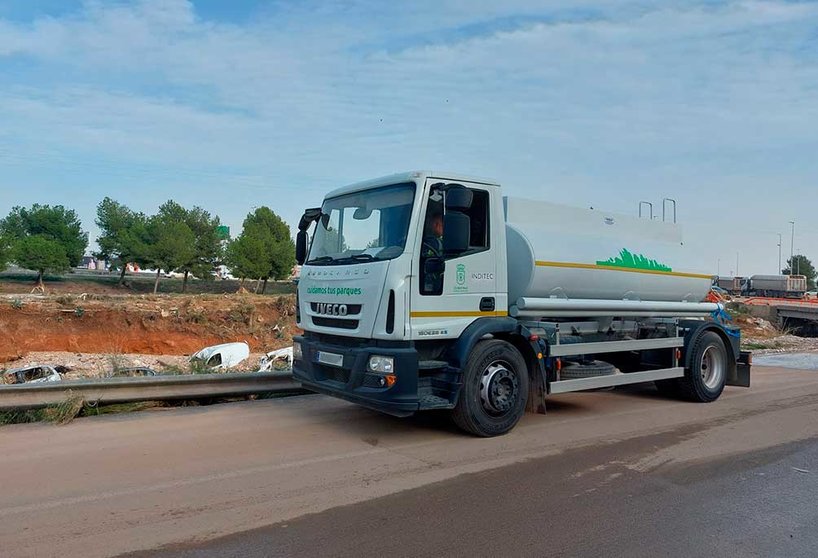 Camion-Servicios-de-limpieza-en-Valencia