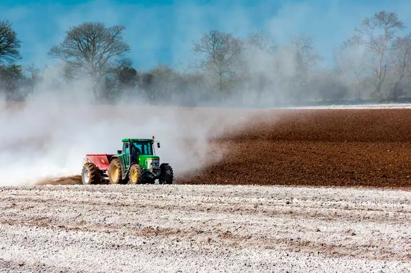 tractor-fertilizantes